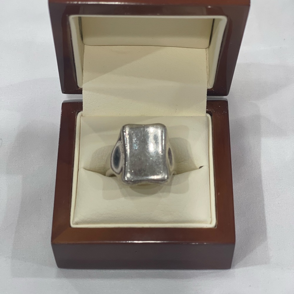 Sculpted Sterling silver rectangular ring - Picture 2 of 4